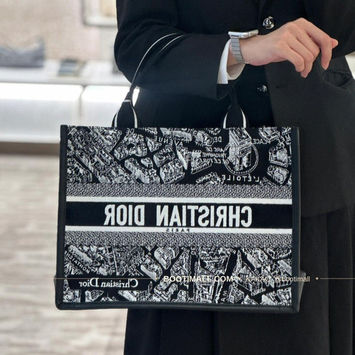 디올 오블리크 자수 캔버스 스트랩 미디엄 토트백 Dior Oblique Embroidered Canvas Strap Medium Tote Bag 36cm