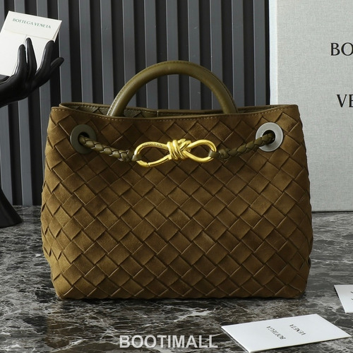 Bottega Veneta Andiamo Lambskin Leather Bow Knot Hardware Top Handle Shoulder Bag 보테가베네타 안디아모 램스킨 레더 보우 매듭 하드웨어 탑핸들 숄더백 25cm
