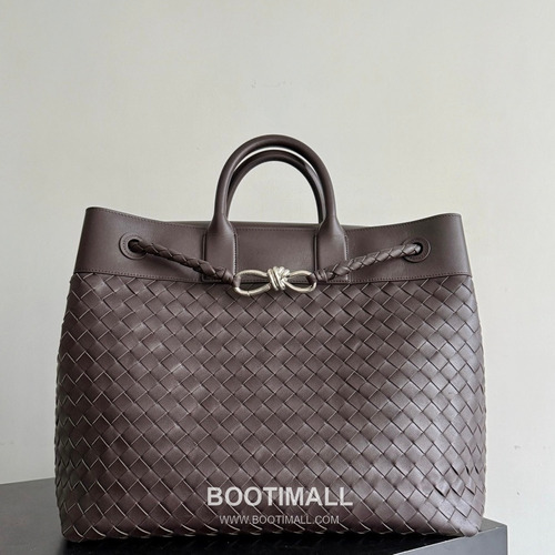 Bottega Veneta Andiamo Voyager Intrecciato Calfskin Leather Black Travel Tote Bag 보테가베네타 안디아모 보이저 인트레치아토 카프스킨 레더 블랙 트래블 토트백 20192380 43cm