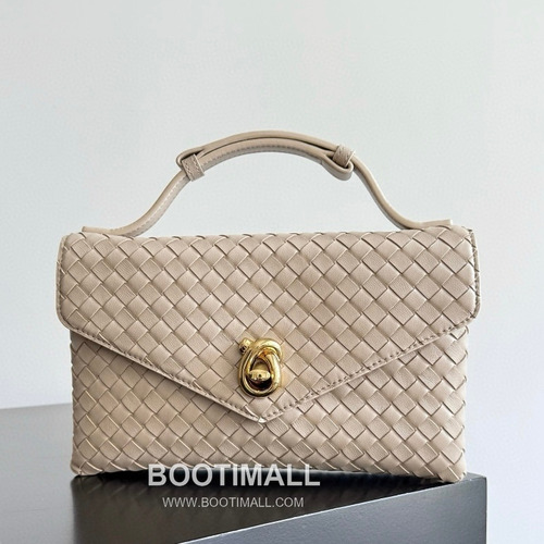 Bottega Veneta Knot Lock Lambskin Leather Black Top Handle Shoulder Bag 보테가베네타 노트락 램스킨 레더 블랙 탑핸들 숄더백 20191180 25cm