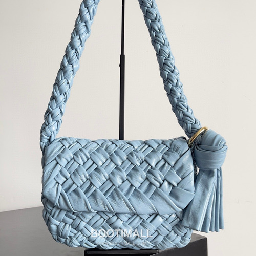 Bottega Veneta Kalimero Citta Intrecciato Calfskin Leather Black Knot Shoulder Bag 보테가베네타 칼리메로 치타 인트레치아토 카프스킨 레더 블랙 매듭 숄더백 20192380 25cm