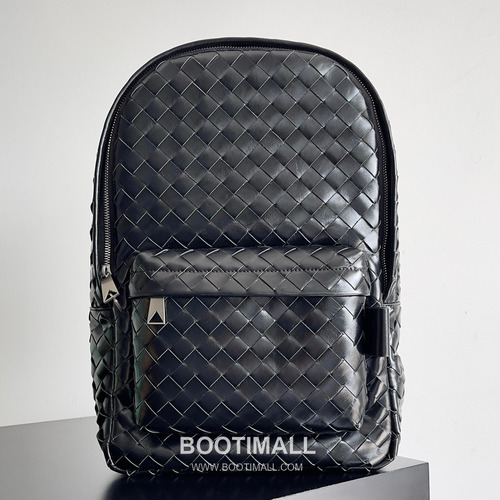 Bottega Veneta Calfskin Leather Black Backpack 보테가베네타 카프스킨 레더 블랙 백팩 20191800 41cm