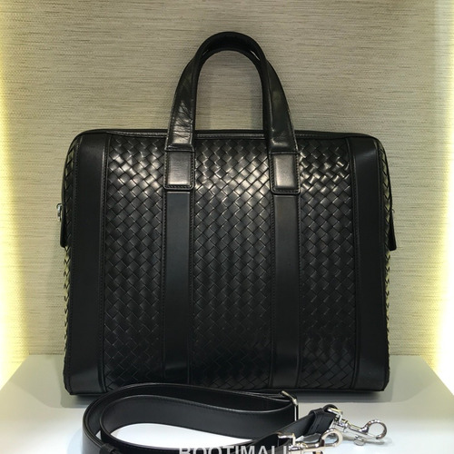 Bottega Veneta Calfskin Leather Black Silver Hardware Shoulder Bag 보테가베네타 카프스킨 레더 블랙 실버 하드웨어 숄더백 20191900 36.5cm
