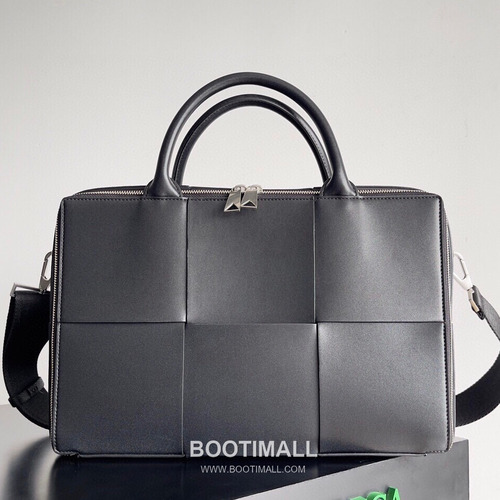 Bottega Veneta Intrecciato Calfskin Leather Black Top Handle Crossbody Briefcase Bag 보테가베네타 인트레치아토 카프스킨 레더 블랙 탑핸들 크로스바디 브리프케이스백 20191800 36cm