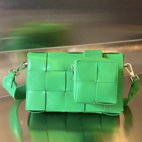 보테가베네타 카프스킨 슬림 숄더백 Bottega Veneta Calfskin Slim Shoulder Bag 741777 23cm