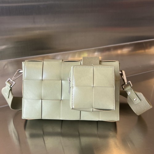 보테가베네타 카프스킨 슬림 숄더백 Bottega Veneta Calfskin Slim Shoulder Bag 741777 23cm