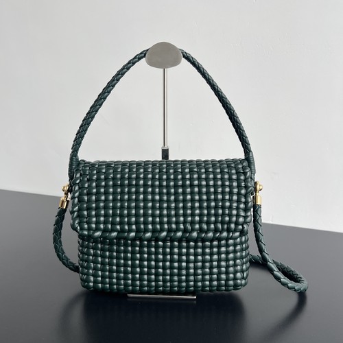 보테가베네타 스윙 인트레치아토 램스킨 플랩 토트백 Bottega Veneta Swing Intrecciato Lambskin Flap Tote Bag 764073 25cm