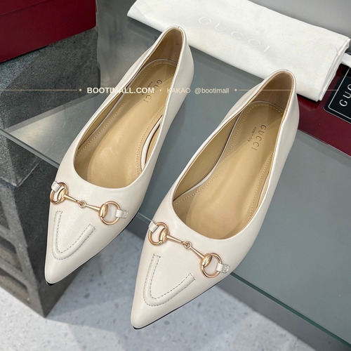 구찌 2026 양가죽 GG 메탈 라운드토 블랙 플랫 펌프스 Gucci 2026 Lambskin GG Metal Round Toe Black Flat Pumps
