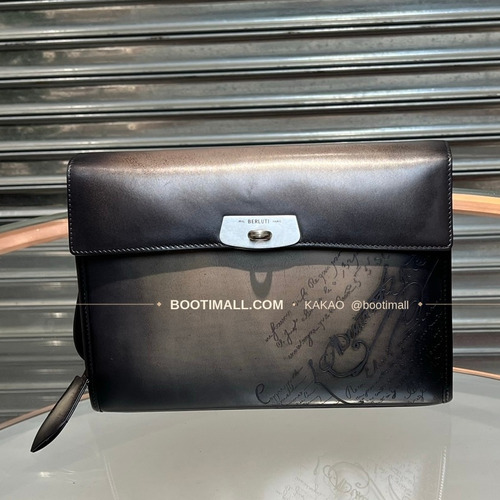 벨루티 파티나 카프스킨 수공 컬러링 스퀘어 크로스백 Berluti Patina Calfskin Hand Colored Square Crossbody Bag 30cm