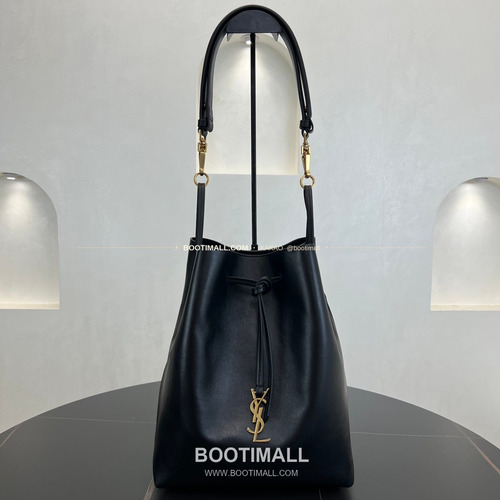 생로랑 파리 VII 램스킨 카산드라 드로스트링 숄더백 Saint Laurent Paris VII Lambskin Cassandre Drawstring Shoulder Bag 804302 30cm