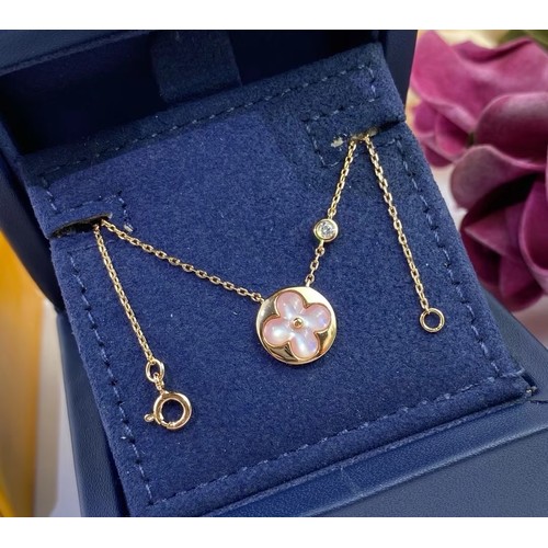 루이비통 모노그램 원형 핑크 자개 다이아 플라워 V 골드 네크리스 Louis Vuitton Monogram Round Pink Mother of Pearl Diamond Flower V Gold Necklace