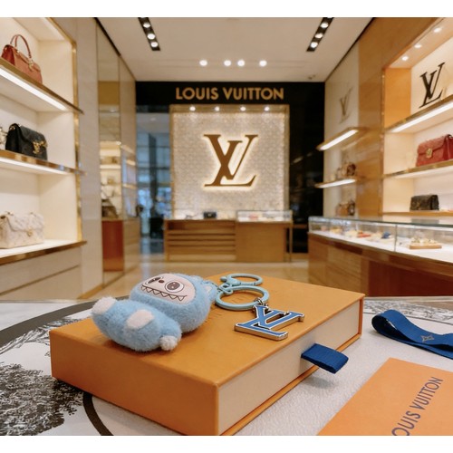 루이비통 라부부 콜라보 앵거 포레스트 빈티지 메탈 키링 Louis Vuitton Labubu Collaboration Anger Forest Vintage Metal Keyring