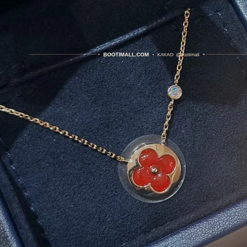 루이비통 모노그램 원형 핑크 자개 다이아 플라워 V 골드 네크리스 Louis Vuitton Monogram Round Pink Mother of Pearl Diamond Flower V Gold Necklace