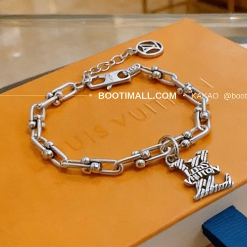 루이비통 빈티지 실버 쿠반 체인 브레이슬릿 Louis Vuitton Vintage Silver Cuban Chain Bracelet