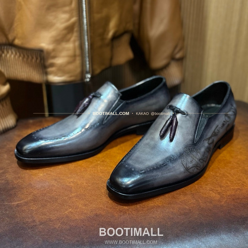 벨루티 송아지가죽 파티나 블랙 굿이어 정장 로퍼 Berluti Calfskin Patina Black Goodyear Dress Loafers