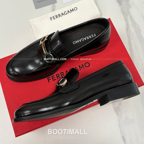 페라가모 송아지가죽 간치니 블랙 모카신 로퍼 Ferragamo Calfskin Gancini Black Moccasin Loafers