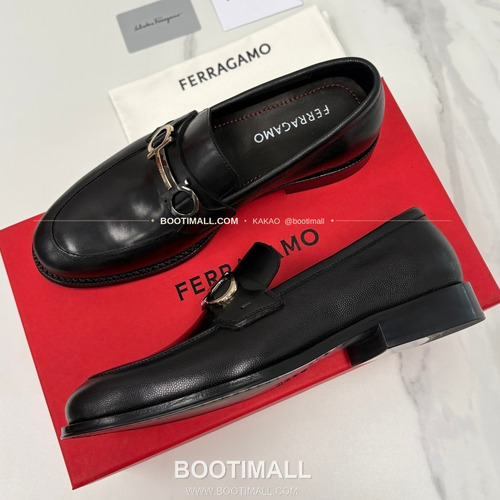 페라가모 송아지가죽 간치니 블랙 모카신 로퍼 Ferragamo Calfskin Gancini Black Moccasin Loafers