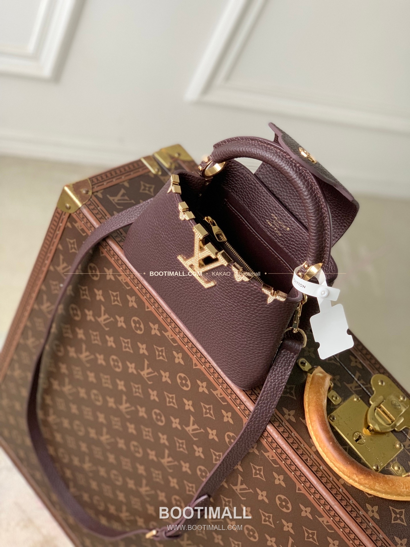 루이비통 카퓌신 미니 타우릴론 레더 플라워 크라운 토트백 Louis Vuitton Capucines Mini Taurillon Leather Flower Crown Top Handle Bag M27164 21cm 10