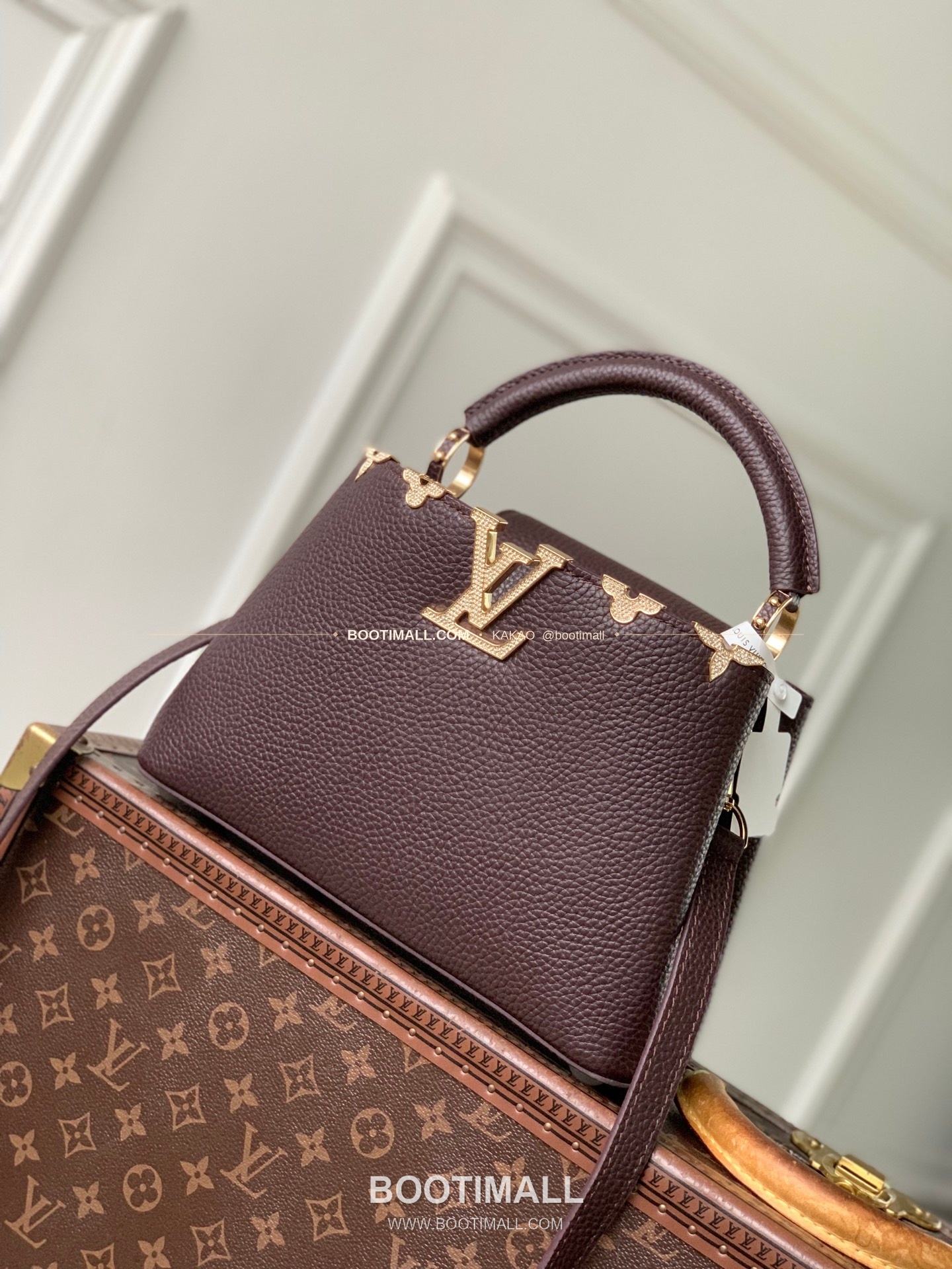 루이비통 카퓌신 스몰 타우릴론 레더 플라워 크라운 토트백 Louis Vuitton Capucines Small Taurillon Leather Flower Crown Top Handle Bag M27164 27cm 1