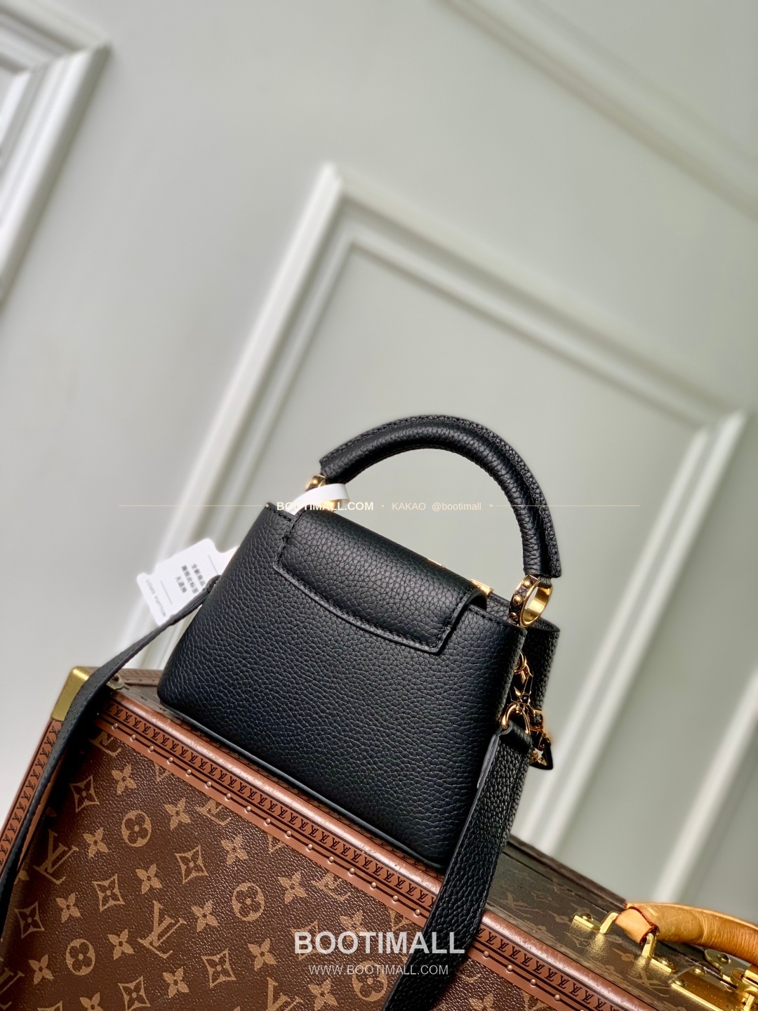 루이비통 카퓌신 미니 타우릴론 레더 체인 디테일 블랙 토트백 Louis Vuitton Capucines Mini Taurillon Leather Chain Detail Black Top Handle Bag M14970 21cm 3