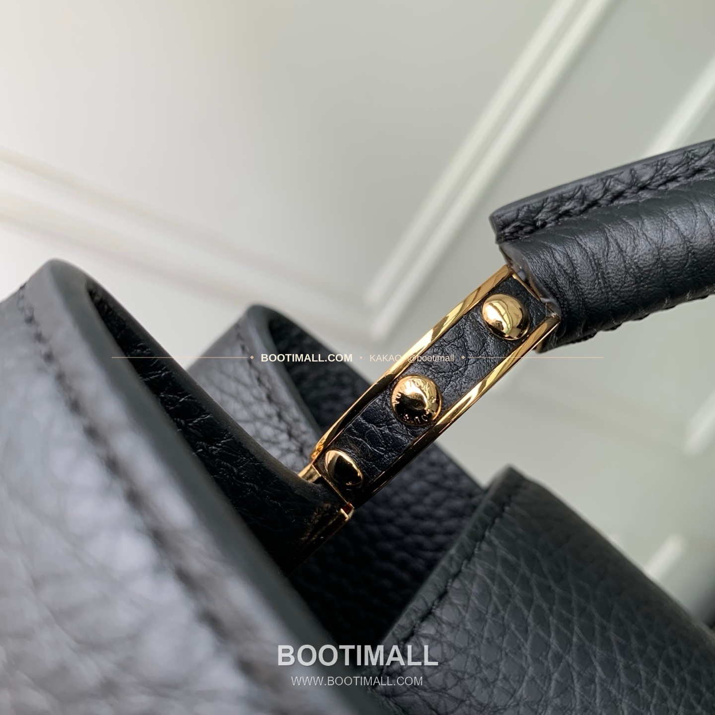루이비통 카퓌신 미디움 타우릴론 레더 체인 디테일 블랙 토트백 Louis Vuitton Capucines Medium Taurillon Leather Chain Detail Black Top Handle Bag M14970 31.5cm 7