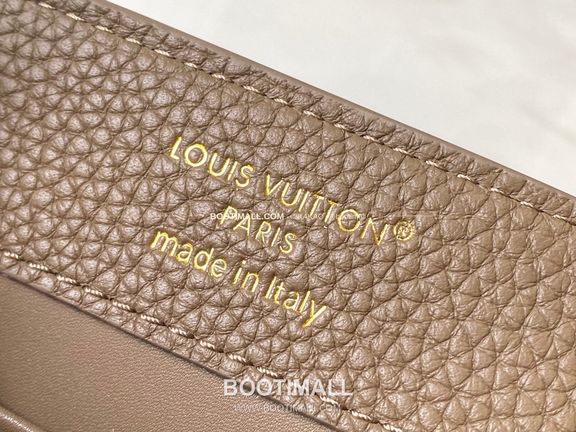 루이비통 카퓌신 미니 타우릴론 레더 체인 디테일 카키 토트백 Louis Vuitton Capucines Mini Taurillon Leather Chain Detail Khaki Top Handle Bag M27312 21cm 8