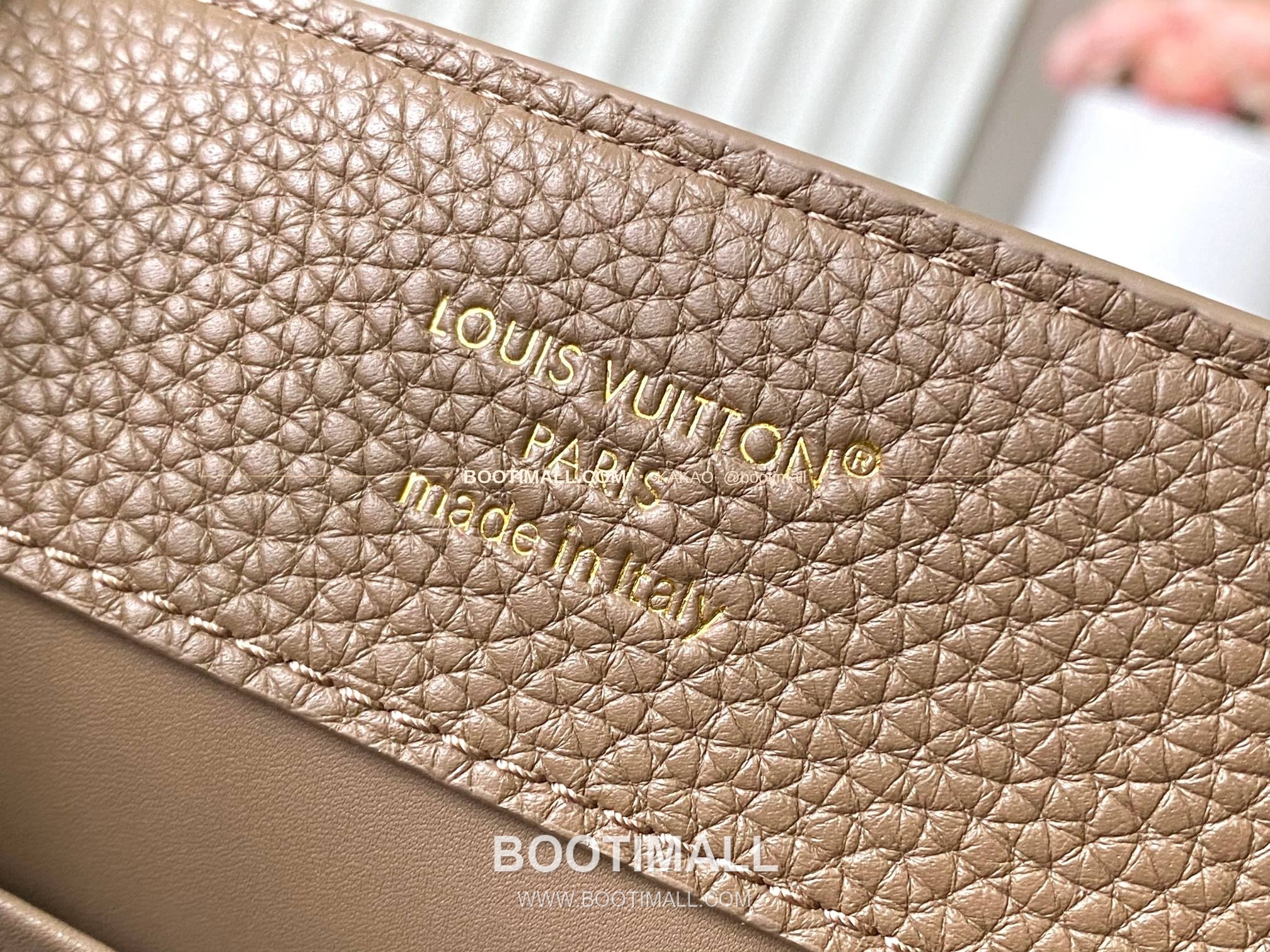 루이비통 카퓌신 스몰 타우릴론 레더 체인 디테일 카키 토트백 Louis Vuitton Capucines Small Taurillon Leather Chain Detail Khaki Top Handle Bag M27312 27cm 7