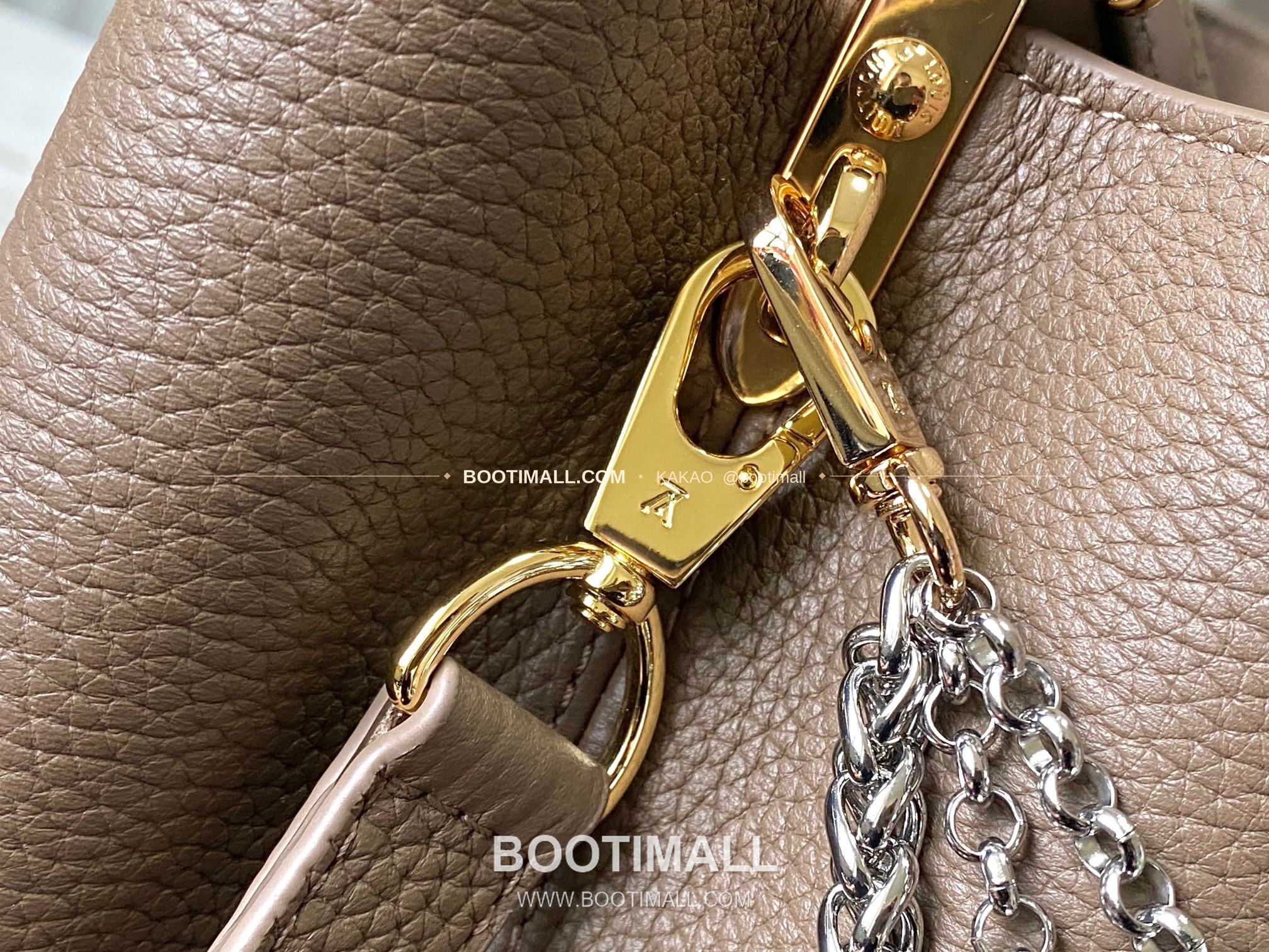 루이비통 카퓌신 미디움 타우릴론 레더 체인 디테일 카키 토트백 Louis Vuitton Capucines Medium Taurillon Leather Chain Detail Khaki Top Handle Bag M27312 31cm 6