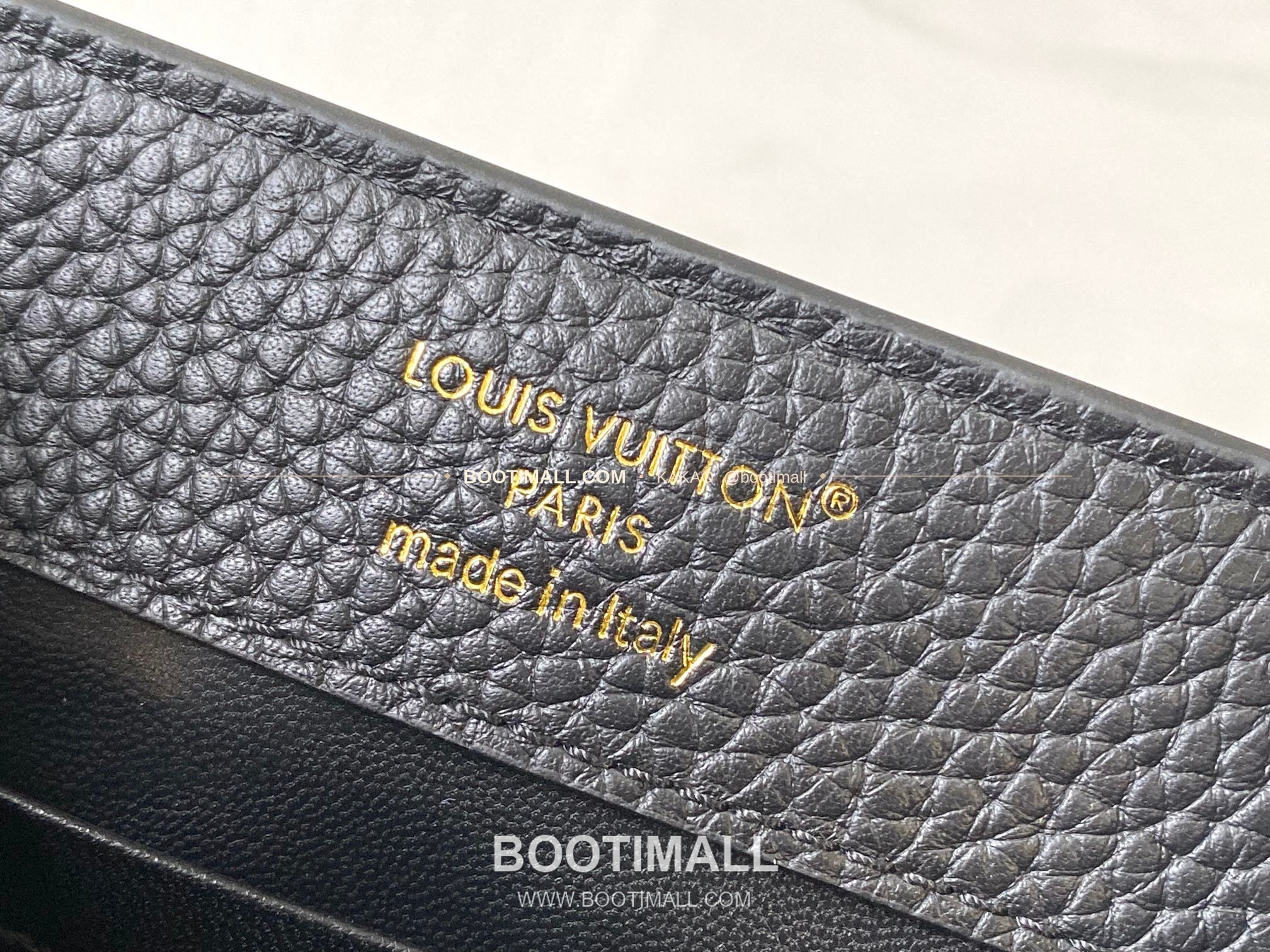 루이비통 카퓌신 미니 타우릴론 레더 체인 디테일 블랙 토트백 Louis Vuitton Capucines Mini Taurillon Leather Chain Detail Black Top Handle Bag M28203 21cm 8