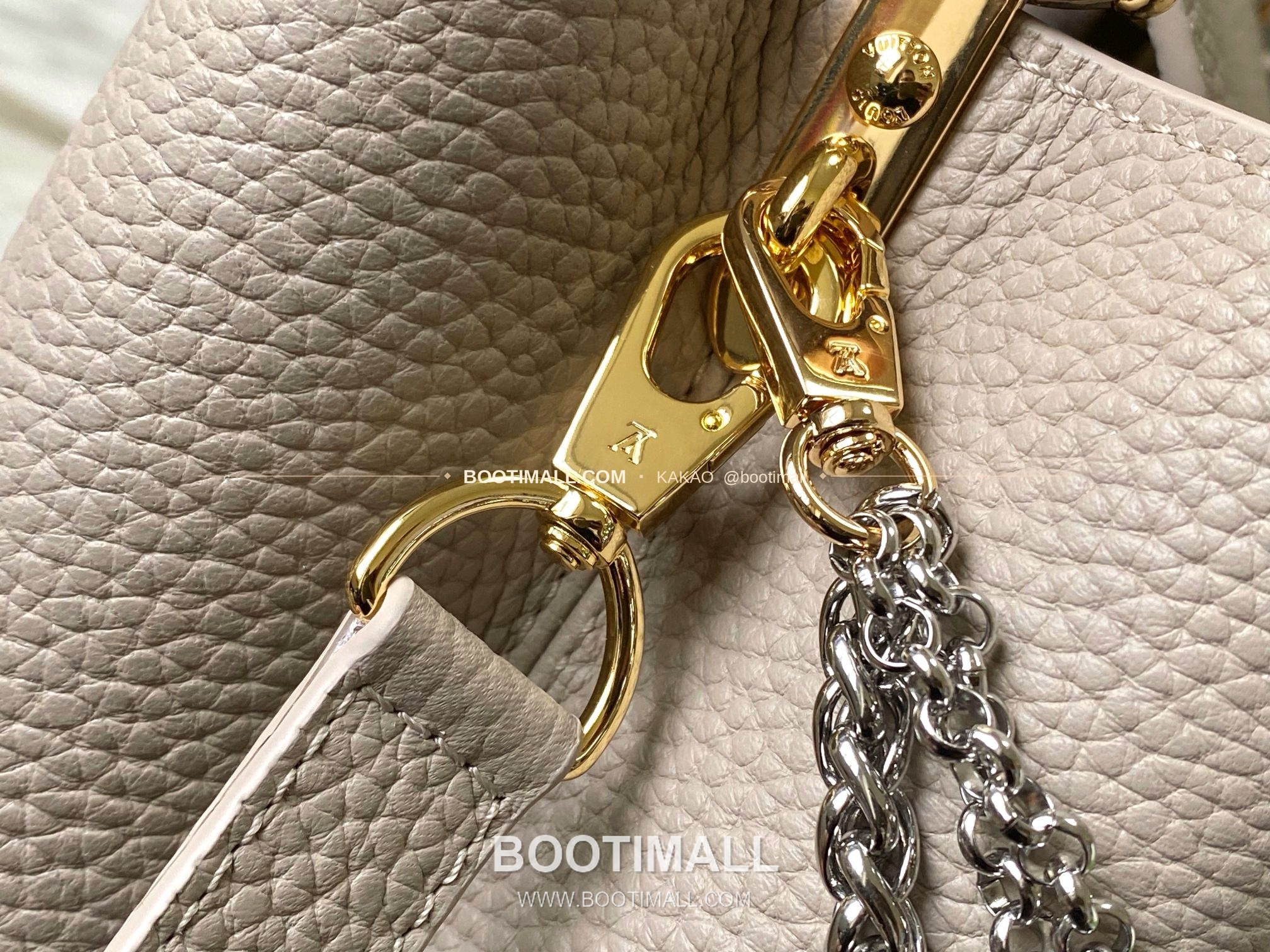 루이비통 카퓌신 미디움 타우릴론 레더 체인 디테일 라이트브라운 토트백 Louis Vuitton Capucines Medium Taurillon Leather Chain Detail Light Brown Top Handle Bag M28203 31cm 6
