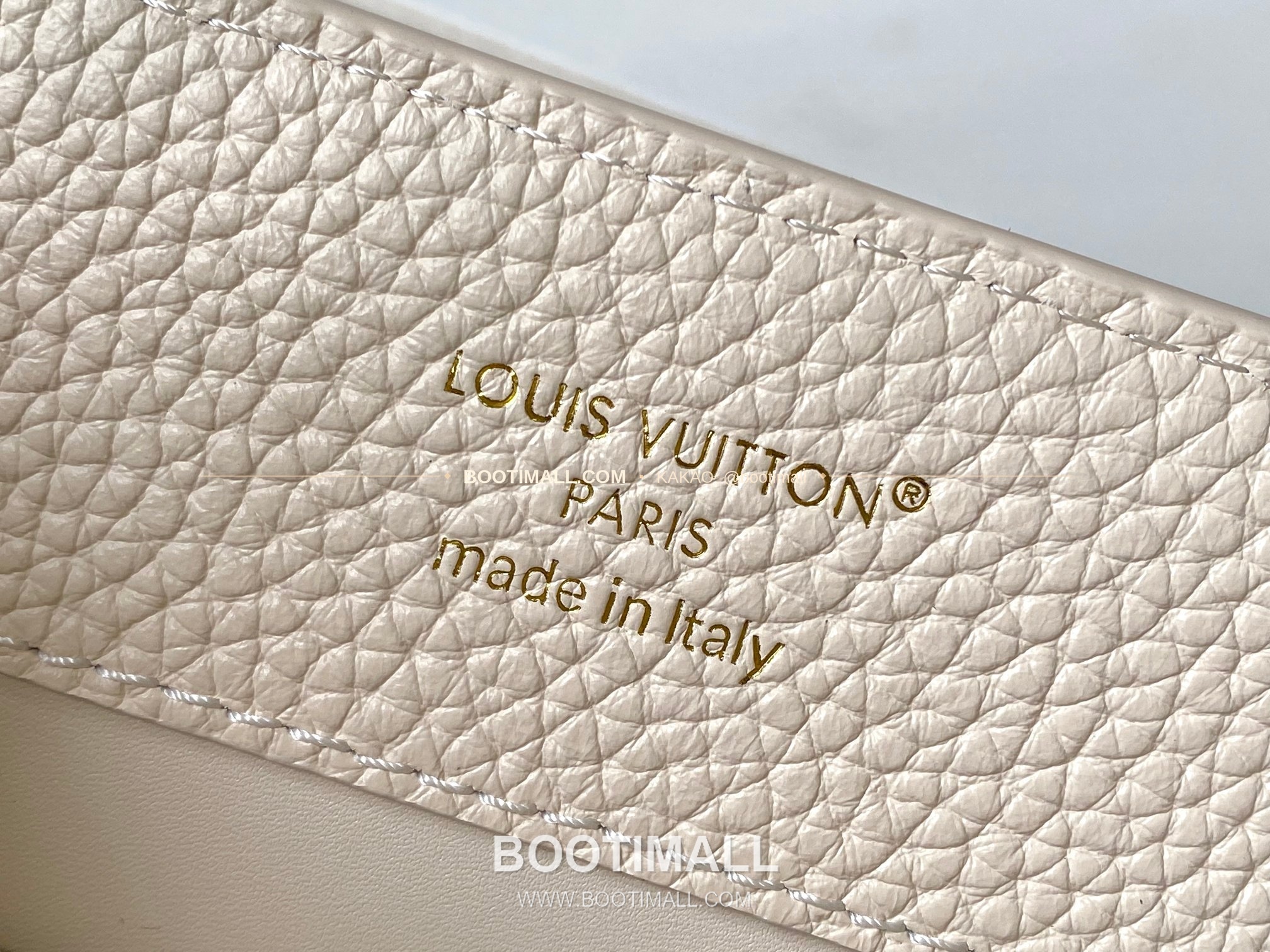 루이비통 카퓌신 스몰 타우릴론 레더 체인 디테일 아이보리 토트백 Louis Vuitton Capucines Small Taurillon Leather Chain Detail Ivory Top Handle Bag M28203 27cm 6