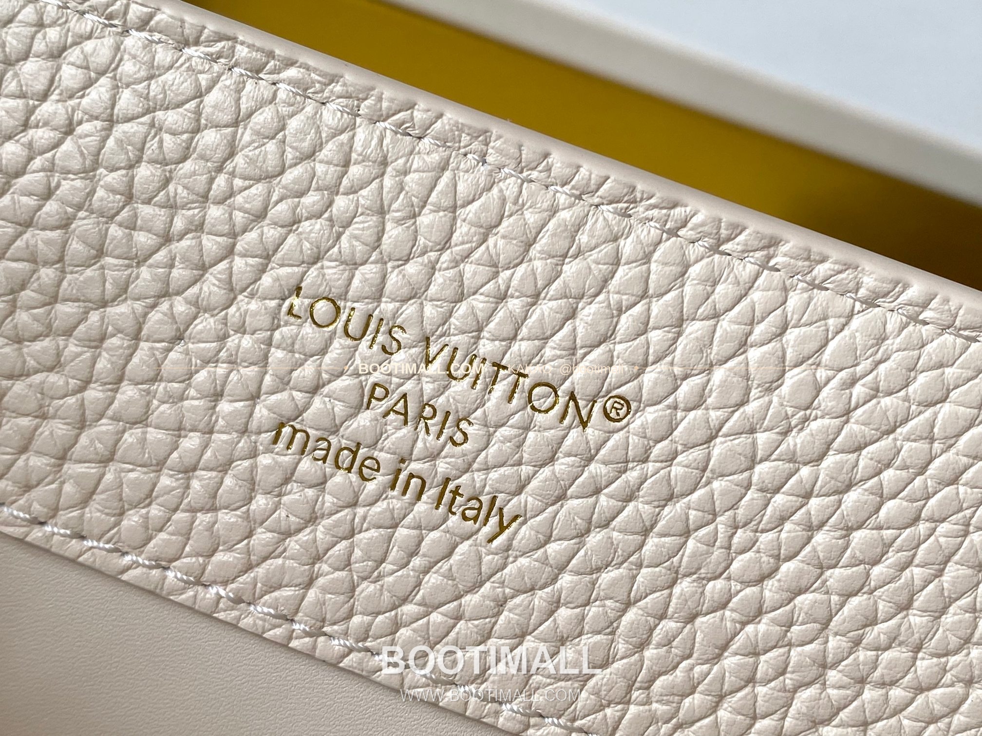 루이비통 카퓌신 미디움 타우릴론 레더 체인 디테일 아이보리 토트백 Louis Vuitton Capucines Medium Taurillon Leather Chain Detail Ivory Top Handle Bag M28203 31cm 8