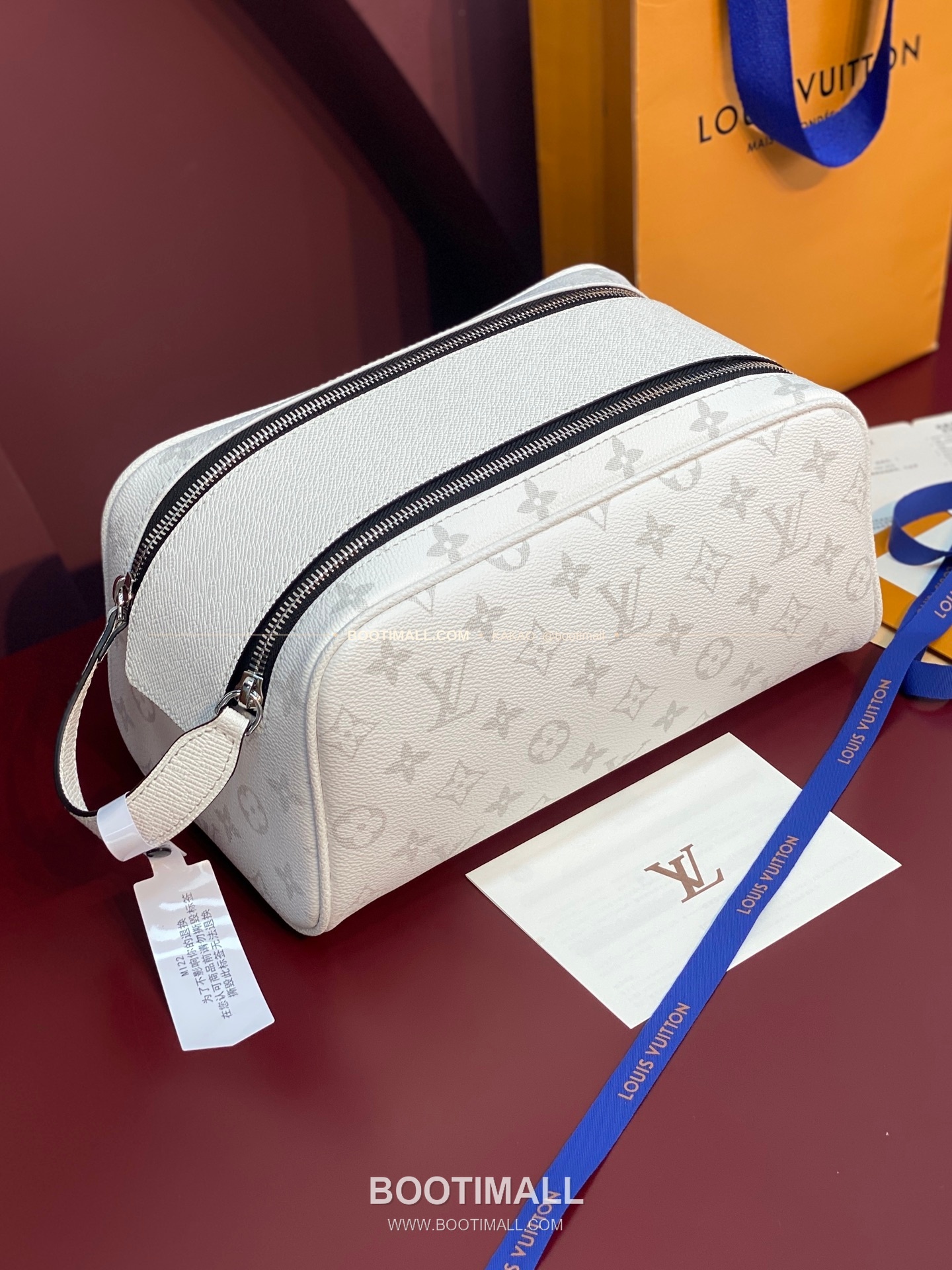 루이비통 도프 키트 타우릴론 모노그램 레더 화이트 클러치 Louis Vuitton Dopp Kit Taurillon Monogram Leather White Clutch M27794 28cm 1