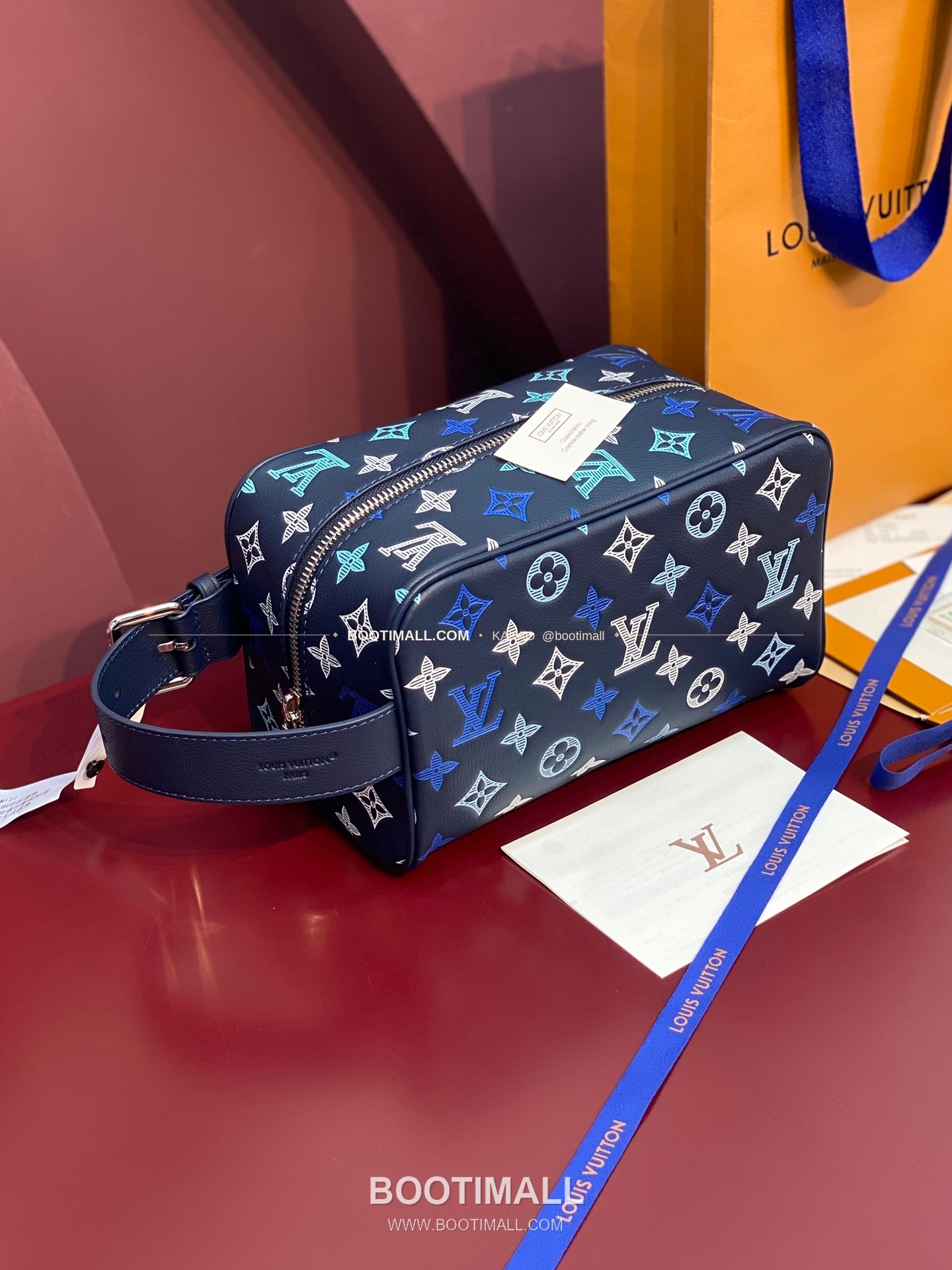 루이비통 로커 도프 키트 모노그램 섀도우 레더 그라데이션 네이비 클러치 Louis Vuitton Locker Dopp Kit Monogram Shadow Leather Gradient Navy Clutch M28835 23cm 1