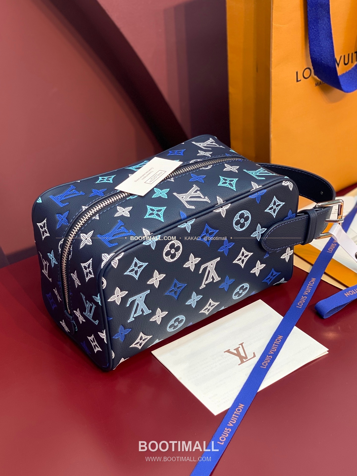 루이비통 로커 도프 키트 모노그램 섀도우 레더 그라데이션 네이비 클러치 Louis Vuitton Locker Dopp Kit Monogram Shadow Leather Gradient Navy Clutch M28835 23cm 2