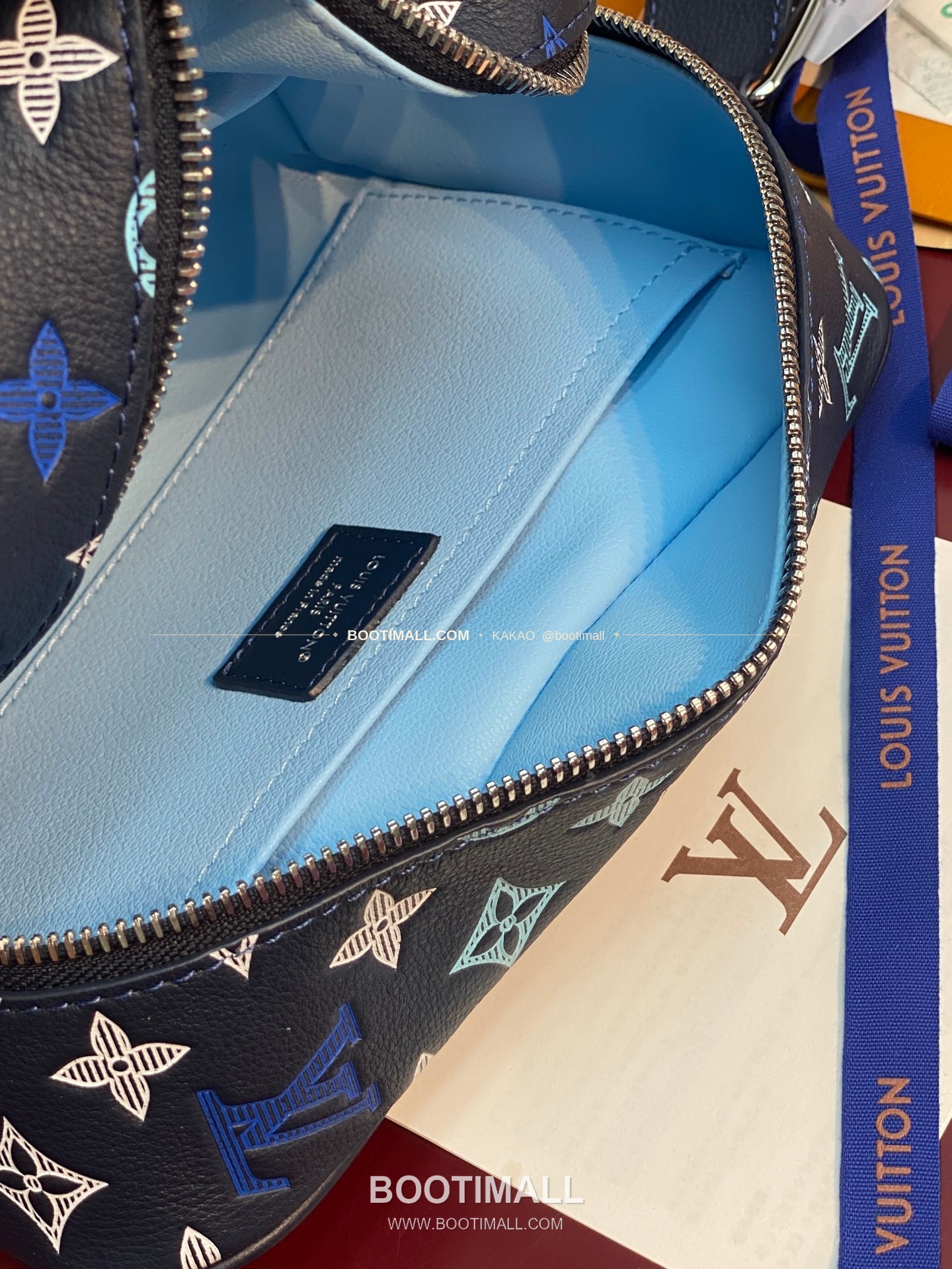 루이비통 로커 도프 키트 모노그램 섀도우 레더 그라데이션 네이비 클러치 Louis Vuitton Locker Dopp Kit Monogram Shadow Leather Gradient Navy Clutch M28835 23cm 6