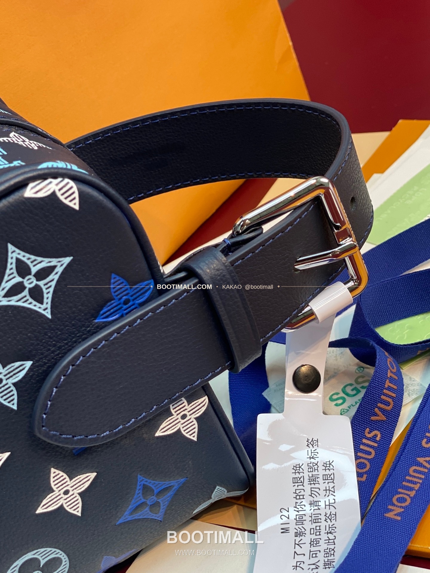 루이비통 로커 도프 키트 모노그램 섀도우 레더 그라데이션 네이비 클러치 Louis Vuitton Locker Dopp Kit Monogram Shadow Leather Gradient Navy Clutch M28835 23cm 8