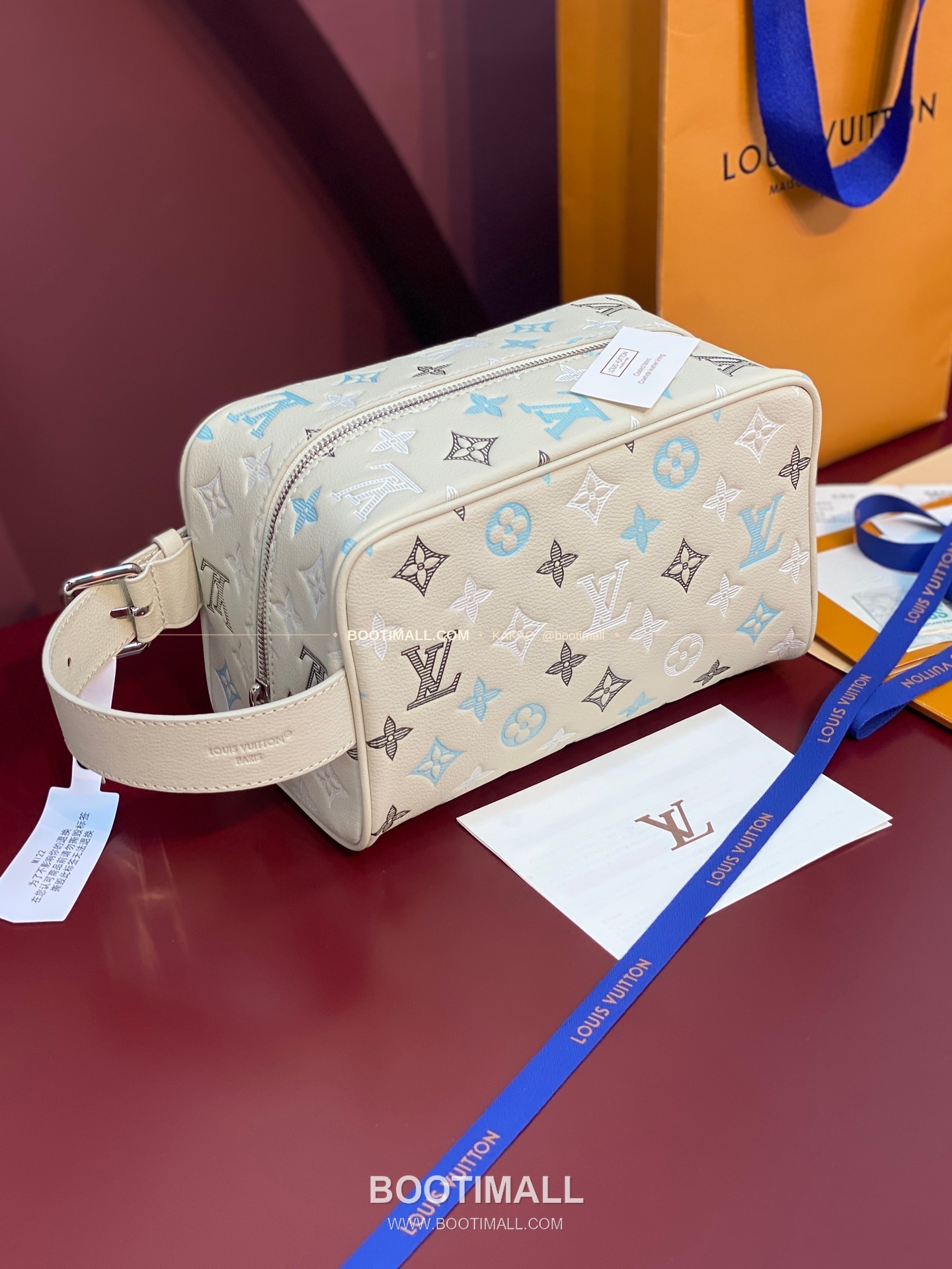 루이비통 로커 도프 키트 모노그램 섀도우 레더 그라데이션 화이트 클러치 Louis Vuitton Locker Dopp Kit Monogram Shadow Leather Gradient White Clutch M28835 23cm 1