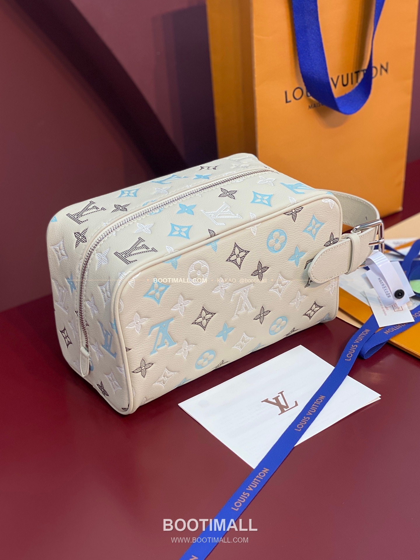 루이비통 로커 도프 키트 모노그램 섀도우 레더 그라데이션 화이트 클러치 Louis Vuitton Locker Dopp Kit Monogram Shadow Leather Gradient White Clutch M28835 23cm 2