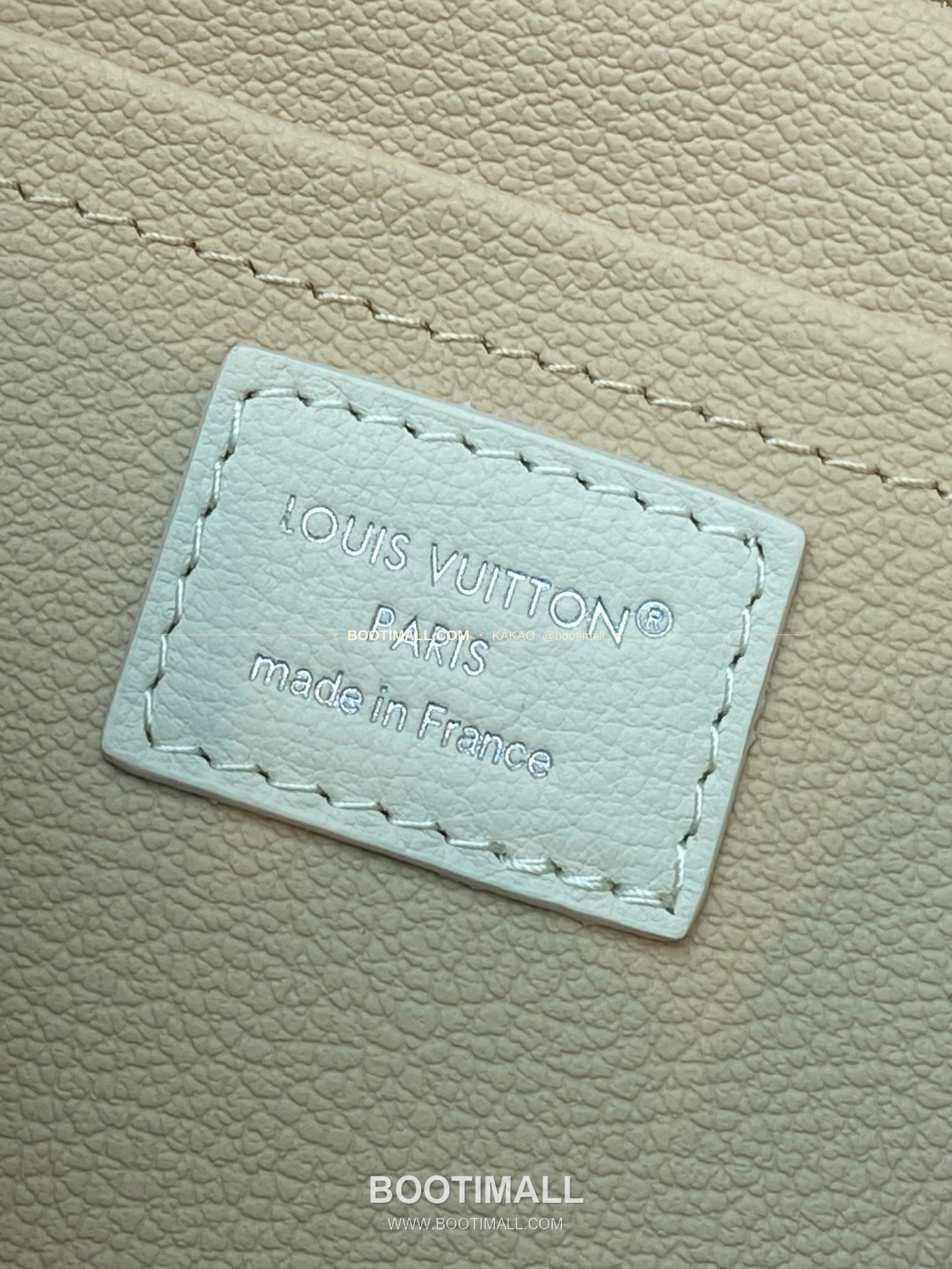 루이비통 로커 도프 키트 모노그램 섀도우 레더 그라데이션 화이트 클러치 Louis Vuitton Locker Dopp Kit Monogram Shadow Leather Gradient White Clutch M28835 23cm 7