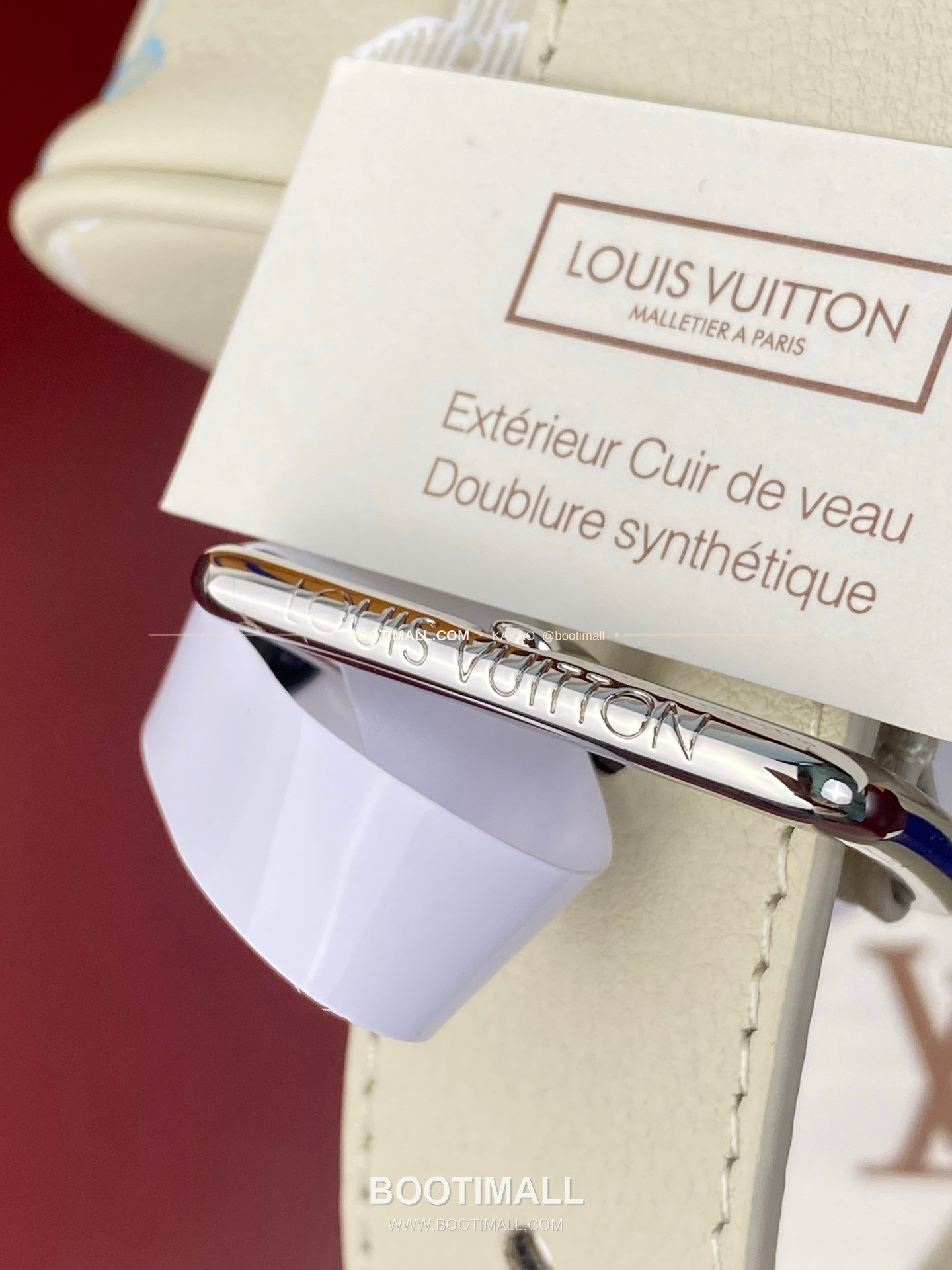루이비통 로커 도프 키트 모노그램 섀도우 레더 그라데이션 화이트 클러치 Louis Vuitton Locker Dopp Kit Monogram Shadow Leather Gradient White Clutch M28835 23cm 9