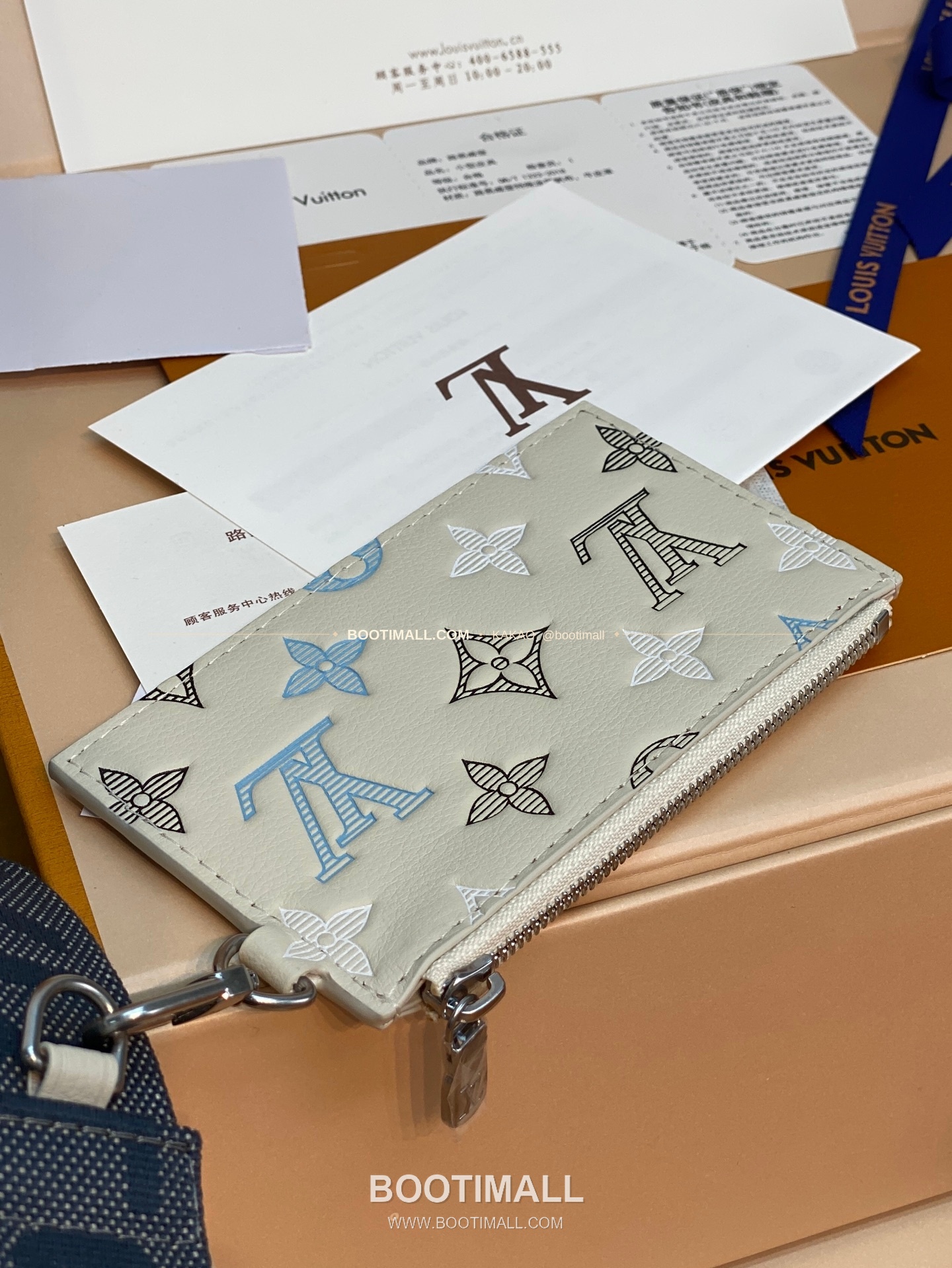 루이비통 가스통 미니 모노그램 섀도우 레더 네이비 화이트 크로스백 Louis Vuitton Gaston Mini Monogram Shadow Leather Navy White Crossbody Bag M28818 22cm 8