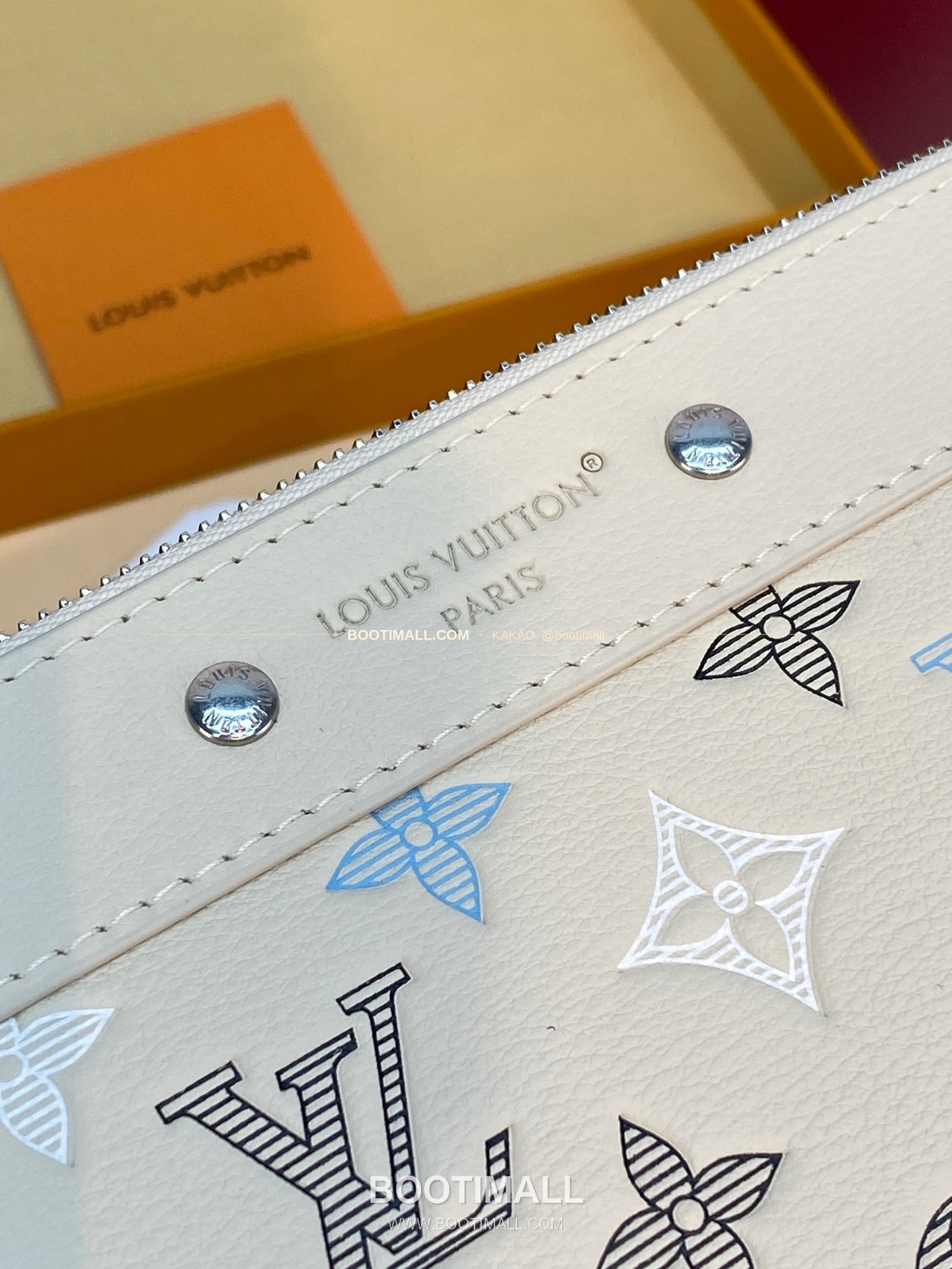 루이비통 포쉐트 투고 모노그램 섀도우 레더 네이비 화이트 클러치 Louis Vuitton Pochette To-Go Monogram Shadow Leather Navy White Clutch M28913 30cm 8