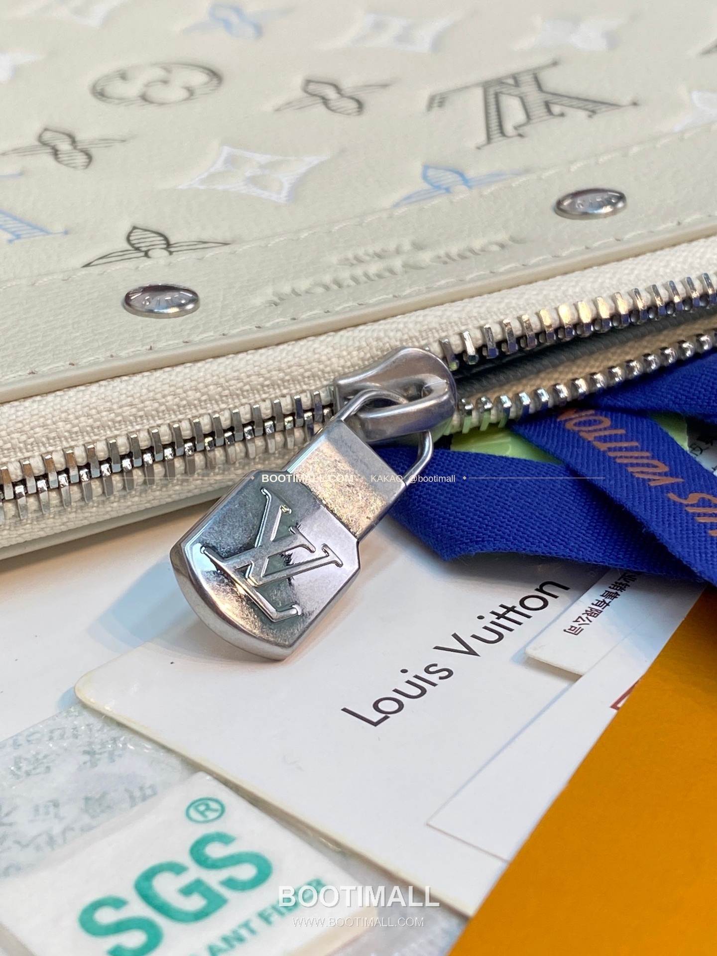 루이비통 포쉐트 투고 모노그램 섀도우 레더 네이비 화이트 클러치 Louis Vuitton Pochette To-Go Monogram Shadow Leather Navy White Clutch M28913 30cm 11