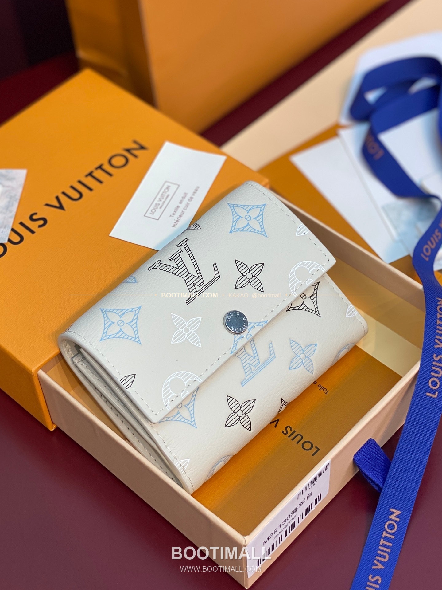 루이비통 빅터 월렛 모노그램 섀도우 레더 네이비 화이트 반지갑 Louis Vuitton Victor Wallet Monogram Shadow Leather Navy White Bifold Wallet M29130 11.5cm 1