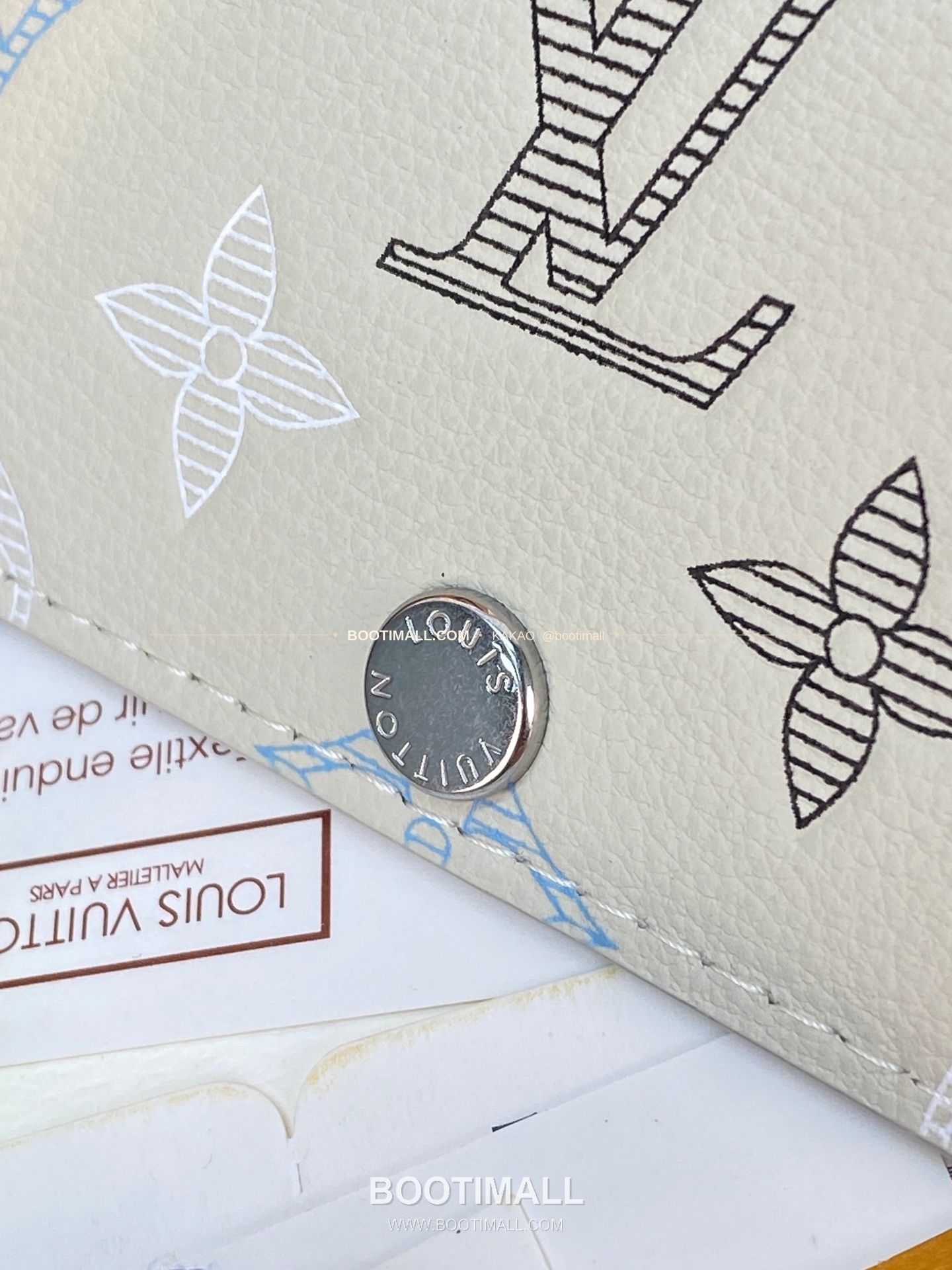루이비통 빅터 월렛 모노그램 섀도우 레더 네이비 화이트 반지갑 Louis Vuitton Victor Wallet Monogram Shadow Leather Navy White Bifold Wallet M29130 11.5cm 10