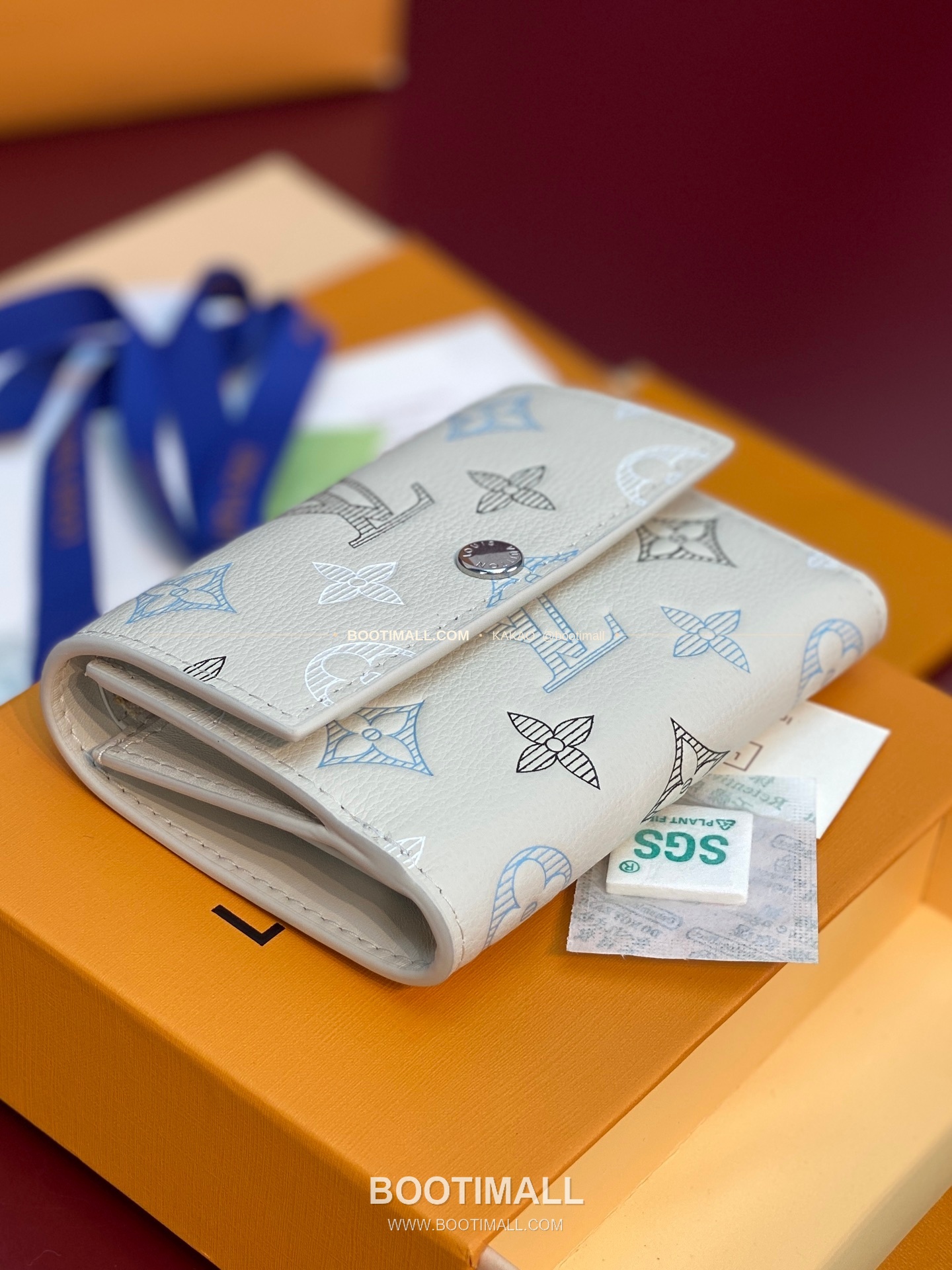 루이비통 빅터 월렛 모노그램 섀도우 레더 네이비 화이트 반지갑 Louis Vuitton Victor Wallet Monogram Shadow Leather Navy White Bifold Wallet M29130 11.5cm 12