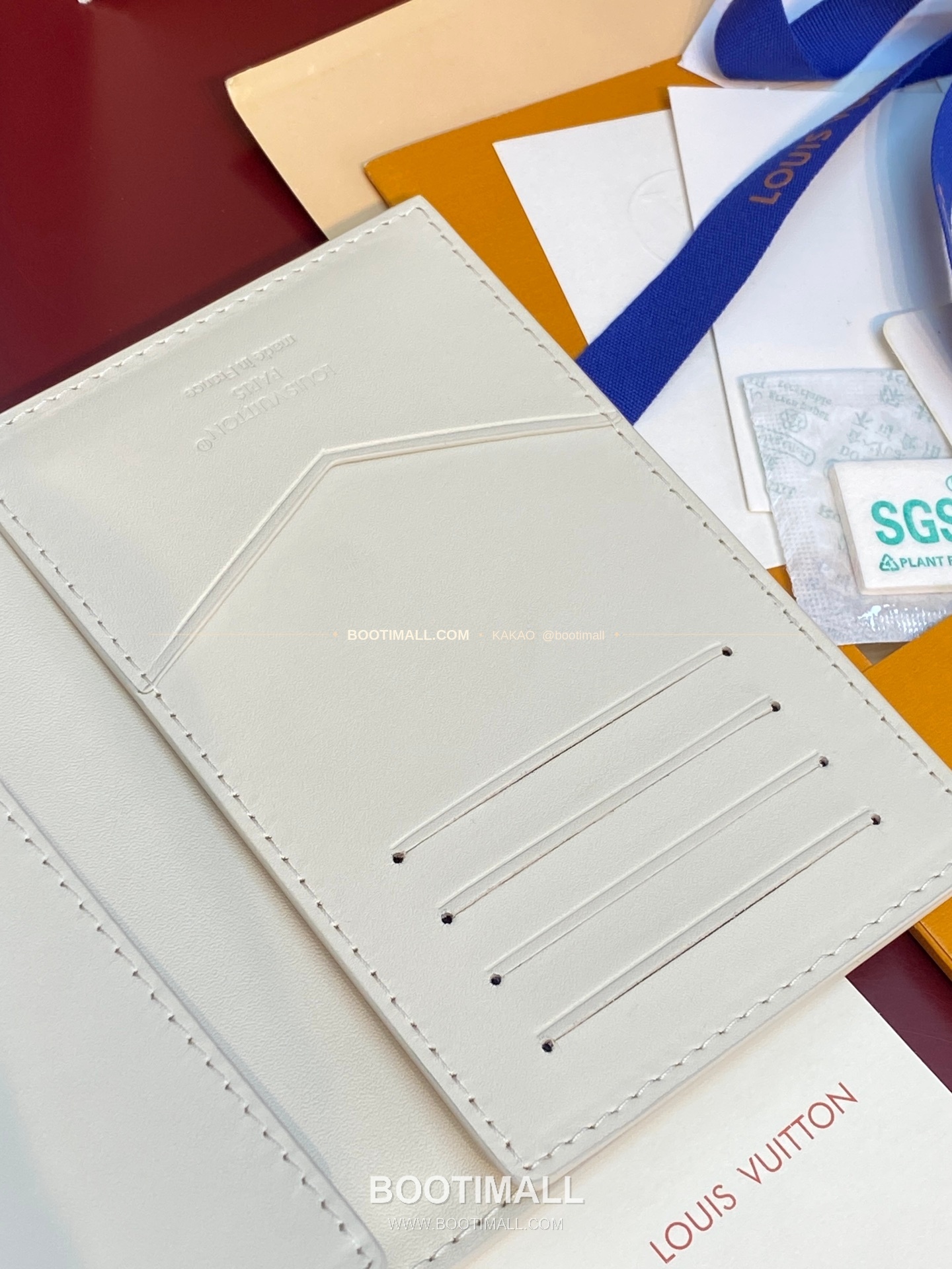 루이비통 패스포트 커버 모노그램 섀도우 레더 네이비 화이트 여권지갑 Louis Vuitton Passport Cover Monogram Shadow Leather Navy White Passport Holder M29132 14cm 8