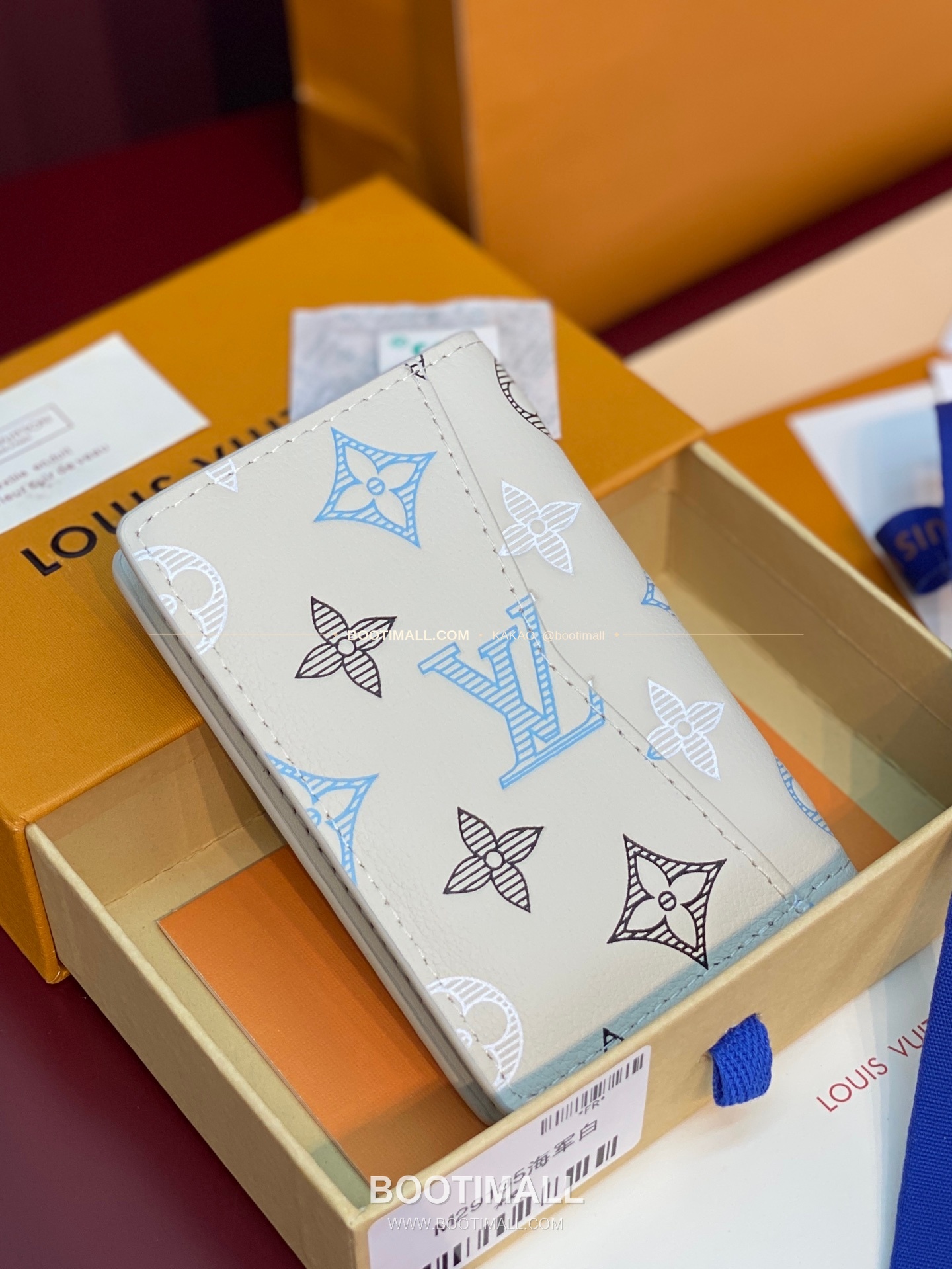 루이비통 모노그램 섀도우 레더 네이비 화이트 반지갑 Louis Vuitton Monogram Shadow Leather Navy White Bifold Wallet M29135 2