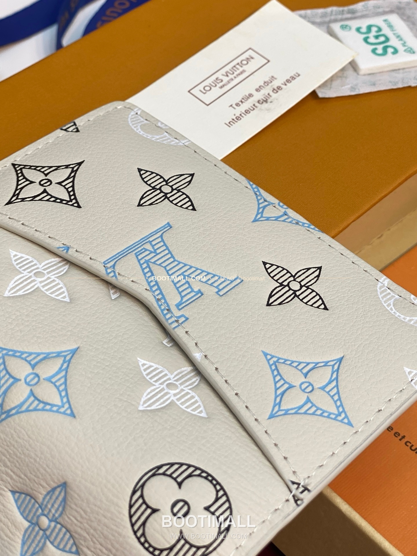 루이비통 모노그램 섀도우 레더 네이비 화이트 반지갑 Louis Vuitton Monogram Shadow Leather Navy White Bifold Wallet M29135 10
